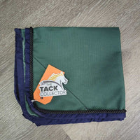 Hanging Stall Bandage Holder, piping *like new/xc, clean, folds, mnr stains & scrapes
