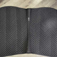 Quilt Jumper Pad *xc/vgc, clean, mnr hair, rubs, threads, manuf. error: crease
