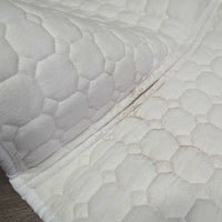 Quilt Dressage Pad *vgc, clean, pills, mnr hair, dingy, puckers, stains
