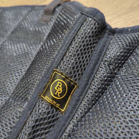 Quilt Mesh Dressage Pad *vgc, clean, mnr hair, rubs, holey edges, threads, stains
