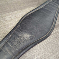 Shaped Padded Short Girth, 2x els *gc, older, stains, film, dirt, creases, dents, dry, stiff
