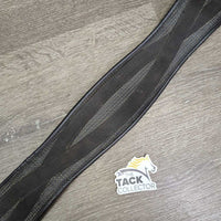 Neoprene Girth, padded center, x1 els *gc, clean, mnr dirt/residue, creased
