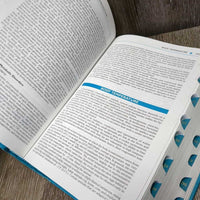 Merck Veterinary Manual - 8th Edition *vgc, mnr bent corners & edge rubs
