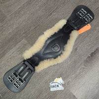 Anatomical Sheepskin Lined Short - DRessage Girth, x2 els, d ring *xc, mnr scratches, scuffs, rubs, hair
