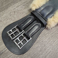 Anatomical Sheepskin Lined Short - DRessage Girth, x2 els, d ring *xc, mnr scratches, scuffs, rubs, hair
