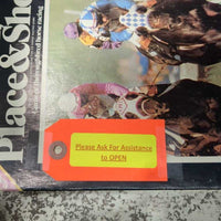 1977 VINTAGE Win, Place & Show Game of Thoroughbred Horse Racing *like new, box rubs & scuffs
