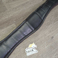Thick Padded Leather Short - Dressage Girth, 2x els *vgc, clean, creases, mnr residue, hair, rubs & scratches
