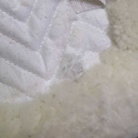 Quilt & Sheepskin Half Pad, wither cutout, rolled edges *fair, clean, tears, pilly, puckers, bare spot, mnr clumpy, dingy, rubs
