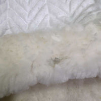 Quilt & Sheepskin Half Pad, wither cutout, rolled edges *fair, clean, tears, pilly, puckers, bare spot, mnr clumpy, dingy, rubs

