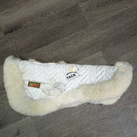 Quilt & Sheepskin Half Pad, wither cutout, rolled edges *fair, clean, tears, pilly, puckers, bare spot, mnr clumpy, dingy, rubs
