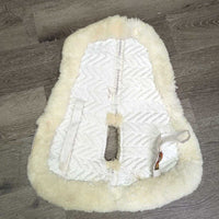 Quilt & Sheepskin Half Pad, wither cutout, rolled edges *fair, clean, tears, pilly, puckers, bare spot, mnr clumpy, dingy, rubs
