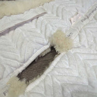 Quilt & Sheepskin Half Pad, wither cutout, rolled edges *fair, clean, tears, pilly, puckers, bare spot, mnr clumpy, dingy, rubs
