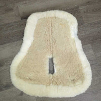 Quilt & Sheepskin Half Pad, wither cutout, rolled edges *fair, clean, tears, pilly, puckers, bare spot, mnr clumpy, dingy, rubs
