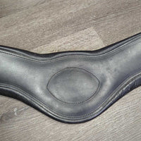Thick Padded Anatomical Leather Short Girth *vgc/gc, clean, dusty, rubs, seams: mnr residue & hairy
