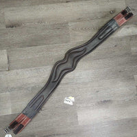 Padded Anatomical Girth, 2x els, x3 d rings *vgc/gc, mnr hair, creases, dirt, scuffs, dry
