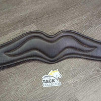 Padded Anatomical Girth, 2x els, x3 d rings *vgc/gc, mnr hair, creases, dirt, scuffs, dry
