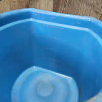 Flat Back Plastic Bucket *gc, clean, scuffed, scratches, faded, stains
