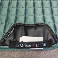 Quilt Dressage Pad, piping *vgc, clean, mnr hair, pills, rubs, threads, puckers
