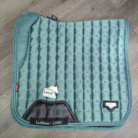Quilt Dressage Pad, piping *vgc, clean, mnr hair, pills, rubs, threads, puckers
