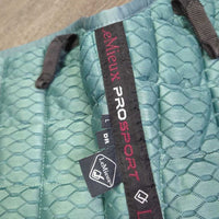 Quilt Mesh Dressage Pad *vgc, clean, mnr hair, dirt, pills, rubs, curled edges
