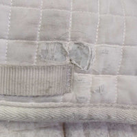 Quilt Dressage Pad *gc, clean, hairy, pilly, rubs, mnr dingy, stains, holes, puckers
