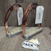 Wide Base Aluminum Stirrup Irons *gc, dirty, clumpy mud, scratches, scrapes, peeling, raised screw

