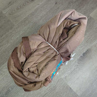 100g Quilt Liner, neck *vgc, clean, mnr snags, hair, hair, rubs, faded, sunbleach, v. mnr threads, torn fleece
