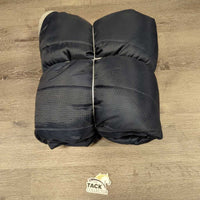 200g Quilt Stable Blanket, tail *vgc, clean, mnr hair, stains, unstiched, missing d ring @ tail, v. mnr snag
