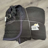 Med Quilt Winter Blanket 0 Liner, 2 legs *gc, clean, faded, residue, mnr hair, snags, rust, older, torn strap holes
