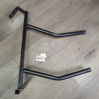 Stall Mount 2 Saddle Rack, 2 Caps *vgc, mnr scuffs, dirt, bent hook, peeled paint
