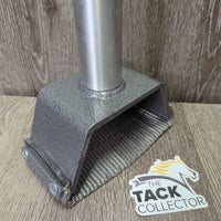 1 Hoof Stand Cradle, Nylon Strap Top *xc/like new, clean, v.mnr scuffs, scratches & stains
