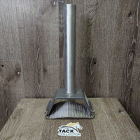 1 Hoof Stand Cradle, Nylon Strap Top *xc/like new, clean, v.mnr scuffs, scratches & stains
