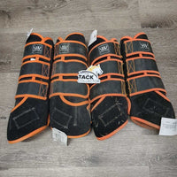SET: Quilt Dressage Saddle Pad, piping AND 4 Closed Boots, Velcro *vgc, clean & mnr residue, mnr stains, dirt, sand & hair

