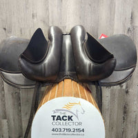 17.5" *XW *6.75" Parelli Fluidity All Purpose Saddle, 33" Lazer Padded Leather Girth, Med Long Front Pencil Blocks, Wool Flocking, Rear Gusset Panels, Flaps: 15.5"L x 14.5"W No Serial Number
