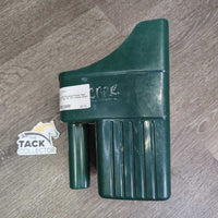 Enclosed Plastic Feed Scoop *vgc, mnr dirt, residue
