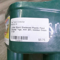Enclosed Plastic Feed Scoop *vgc, mnr dirt, residue
