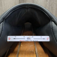 17.5 MW *5" Black Country Wexford All Purpose Saddle, 2 Billet Guards, Black Country Black Cover, Lg Front Blocks, Rear Gusset Panels, Wool Flocking, Flaps: 15"L x x14.5"W Serial #: 35644
