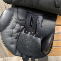 17.5 MW *5" Black Country Wexford All Purpose Saddle, 2 Billet Guards, Black Country Black Cover, Lg Front Blocks, Rear Gusset Panels, Wool Flocking, Flaps: 15"L x x14.5"W Serial #: 35644
