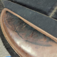 Shimmable Felt Round Endurance Saddle Pad, cut out, x6 1/3" shims *gc, dirt, residue, hairy, rubs, scuffs, stains, scratches
