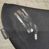 Mesh Half Pad *gc, hairy, stain?paint, dusty

