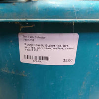 Round Plastic Bucket *gc, dirt, scuffed, scratches, residue, faded
