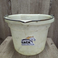 Round Plastic Bucket *gc/fair, clean, mnr dirt, discoloured, scuffed, scratches, residue
