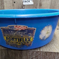 Round Plastic Feed Tub *vgc, clean, mnr residue, scuffed
