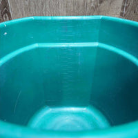 Flat Back Plastic Bucket, handle *vgc/gc, clean, mnr dirt, stains, scuffs, residue
