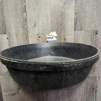 Rubber Feed Tub *vgc, clean, mnr dirt, residue
