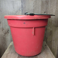 Flat Back Plastic Bucket *gc, dusty, residue, bite marks, scratches, faded, clean, stains, taped
