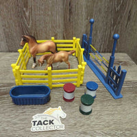 Plastic Barn, Removeable Roof, Jump, 3 Barrels, 4 Fence, 2 horses *vgc, mnr loose Cupola
