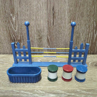 Plastic Barn, Removeable Roof, Jump, 3 Barrels, 4 Fence, 2 horses *vgc, mnr loose Cupola
