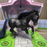 Mane Beauty Li'l Beauties: Shimmers Grooming Salon Carrier/Shop, Pony, 4 accessories *vgc, mnr stains, rubs & scuffs, No accessories
