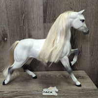 Plastic Horse *gc, scrapes, rubs, peeled spots
